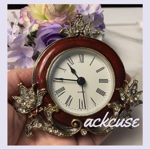 Jeweled floral quartz clock